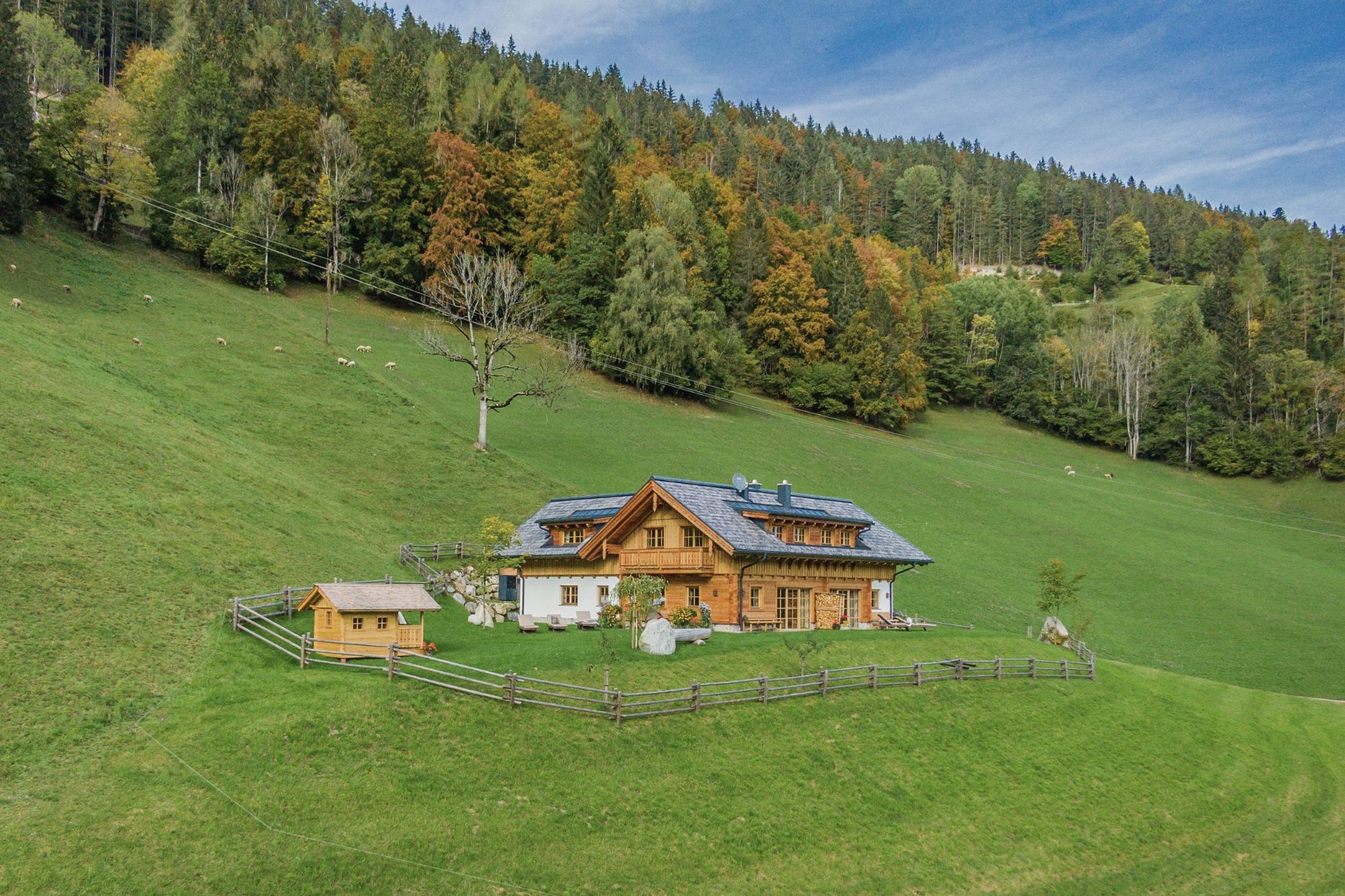 Almchalet Linharterhof im Herbst